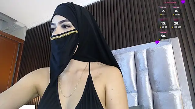Zahra milks online show from May 12, 2026, 1:41 pm