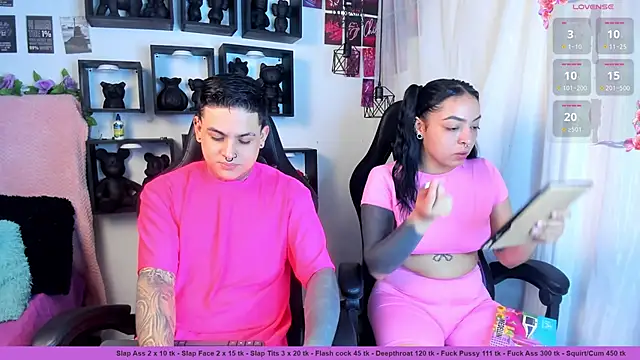 Sarahandzack online show from November 10, 2025, 5:45 pm