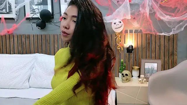 luna roja25 online show from November 4, 2025, 1:32 pm