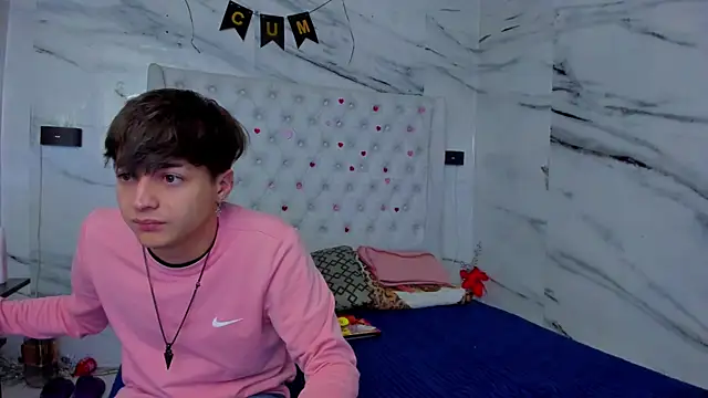 Ari and Storm online show from May 10, 2026, 1:49 pm