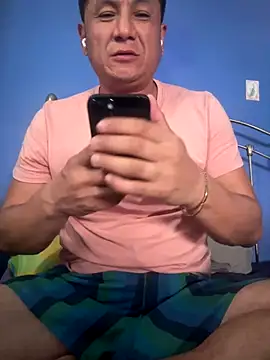 Snapshot of stevo170t chatting on October 19, 2025, 8:09 pm stevo170t online show from October 19, 2025, 8:09 pm