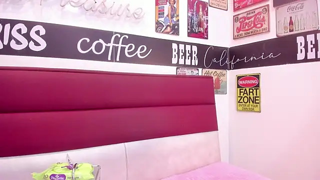 Snapshot of Scarlett_14_ chatting on November 20, 2025, 3:07 am Scarlett 14 online show from November 20, 2025, 3:07 am