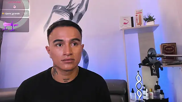 LiamDeep online show from December 5, 2025, 1:14 am