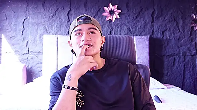 LiamDeep online show from July 13, 2026, 8:44 pm