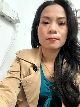 Baby-mmm online show from November 19, 2025, 5:40 am