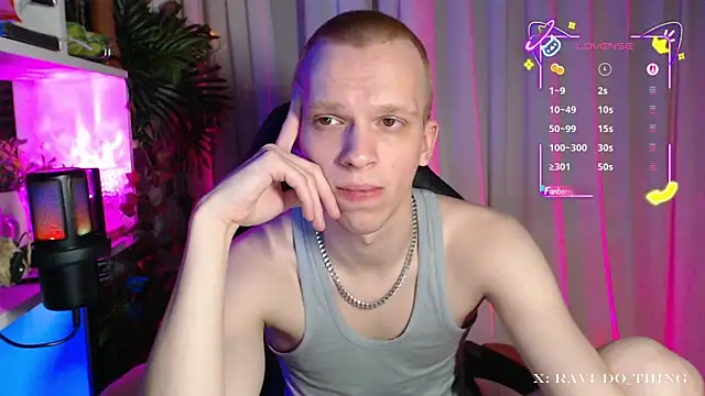 frozen boy online show from November 26, 2025, 9:49 pm