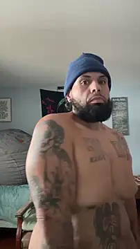 Snapshot of Lunablu13 chatting on December 13, 2025, 8:04 pm Lunablu13 online show from December 13, 2025, 8:04 pm