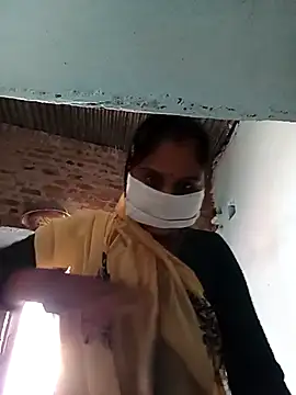 Sheema tyagi online show from October 26, 2025, 5:57 am