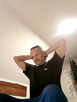 Kuba Gd online show from March 4, 2026, 7:53 pm