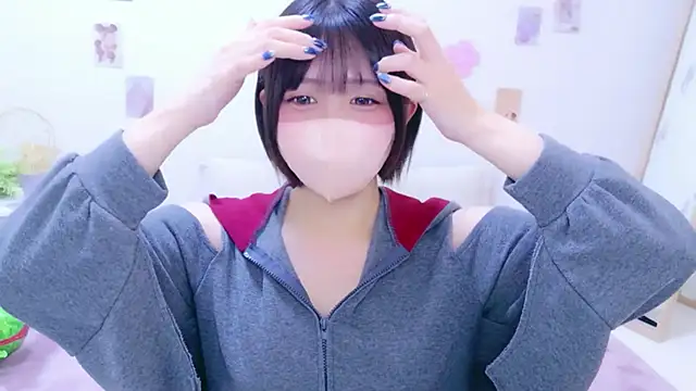 Hinata Sun online show from May 25, 2026, 11:49 am