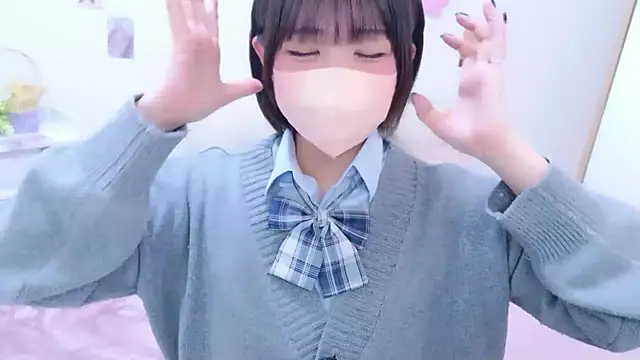 Hinata Sun online show from May 29, 2026, 11:41 am