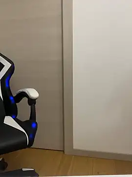 bananasex204 online show from May 5, 2026, 2:25 pm