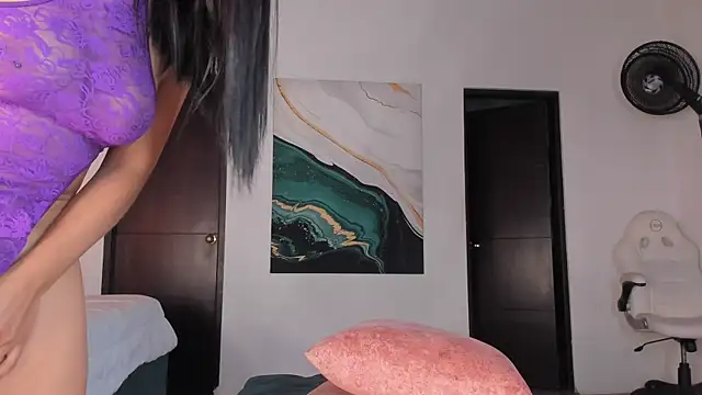 Snapshot of Sofi_Moreno chatting on October 28, 2025, 12:41 pm Sofi Moreno online show from October 28, 2025, 12:41 pm