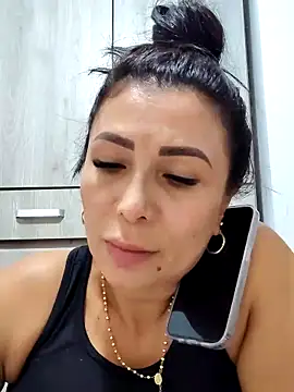 mia mancinii online show from April 24, 2026, 5:15 pm