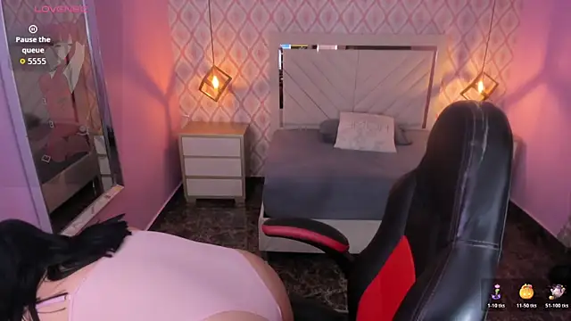 Snapshot of CHRISTY_TEIGEN4 chatting on November 11, 2025, 7:25 pm CHRISTY TEIGEN4 online show from November 11, 2025, 7:25 pm