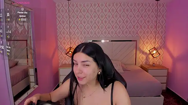 Snapshot of CHRISTY_TEIGEN4 chatting on November 26, 2025, 7:26 pm CHRISTY TEIGEN4 online show from November 26, 2025, 7:26 pm