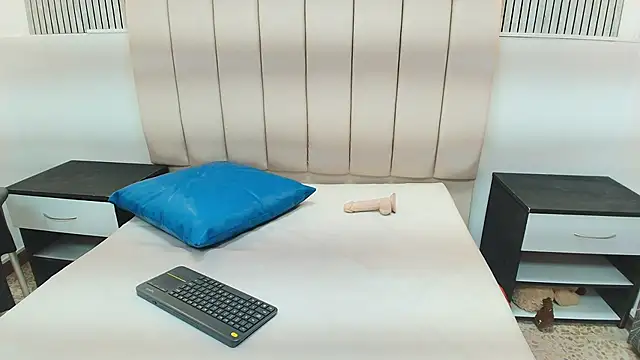 Snapshot of agatha_fit chatting on December 14, 2025, 1:05 pm agatha fit online show from December 14, 2025, 1:05 pm