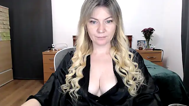 Snapshot of ParadiseAlina chatting on November 9, 2025, 5:55 pm ParadiseAlina online show from November 9, 2025, 5:55 pm