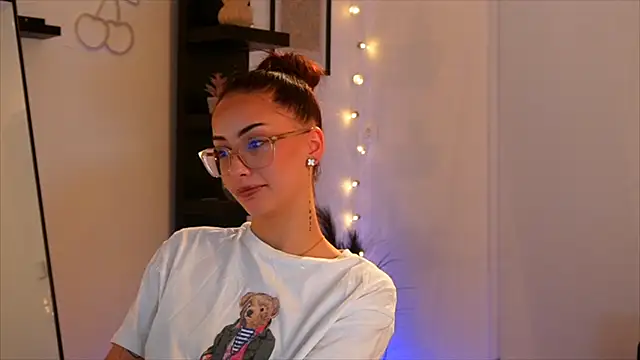 Naomii20   online show from November 7, 2025, 2:39 pm