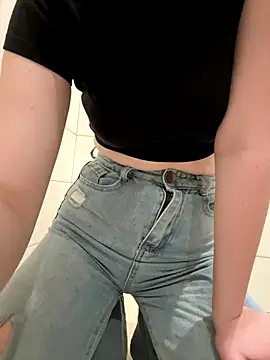 Snapshot of Cumonmme chatting on November 6, 2025, 8:10 pm Cumonmme online show from November 6, 2025, 8:10 pm