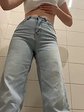 Snapshot of Cumonmme chatting on November 8, 2025, 8:07 pm Cumonmme online show from November 8, 2025, 8:07 pm