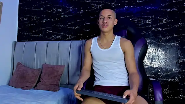 Snapshot of Jhos_Smith chatting on November 29, 2025, 4:04 am Jhos Smith online show from November 29, 2025, 4:04 am