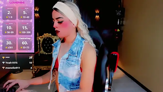 Snapshot of Ana_sophia_ chatting on October 7, 2025, 11:18 am Ana sophia online show from October 7, 2025, 11:18 am