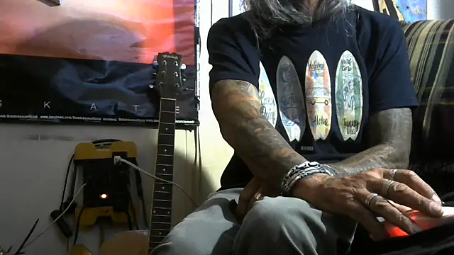 Snapshot of crassanova chatting on June 30, 2026, 12:44 am crassanova online show from June 30, 2026, 12:44 am