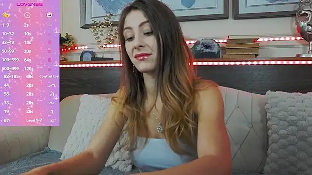 Snapshot of MuseDollX chatting on November 2, 2025, 8:33 pm MuseDollX online show from November 2, 2025, 8:33 pm