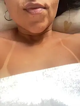 Katianesantos online show from February 3, 2026, 5:40 pm