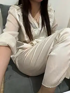 Snapshot of susu_baby chatting on November 3, 2025, 6:09 pm susu baby online show from November 3, 2025, 6:09 pm