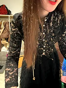 Snapshot of susu_baby chatting on December 1, 2025, 1:05 pm susu baby online show from December 1, 2025, 1:05 pm