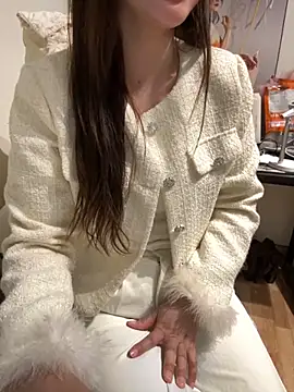 Snapshot of susu_baby chatting on December 2, 2025, 6:30 am susu baby online show from December 2, 2025, 6:30 am