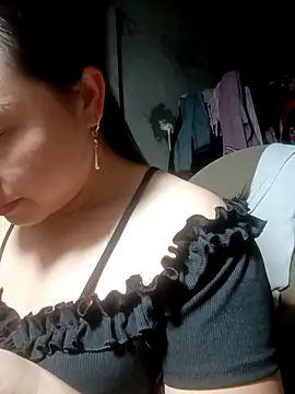 suki-lady online show from November 10, 2025, 3:22 pm