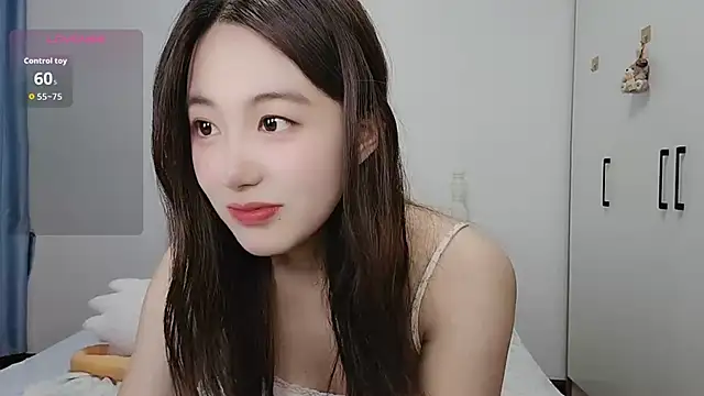 Luna 868 online show from September 16, 2025, 7:04 pm