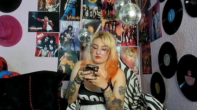 Avril Maria online show from March 14, 2026, 8:58 pm