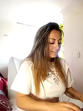 Snapshot of -AngelNova- chatting on September 14, 2025, 9:03 pm -AngelNova- online show from September 14, 2025, 9:03 pm