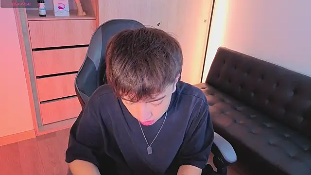 onlinenico online show from November 4, 2025, 8:08 pm