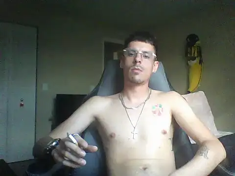 Snapshot of latinosatiro94 chatting on September 30, 2025, 11:21 pm latinosatiro94 online show from September 30, 2025, 11:21 pm