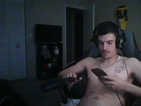 Snapshot of latinosatiro94 chatting on October 9, 2025, 10:57 am latinosatiro94 online show from October 9, 2025, 10:57 am