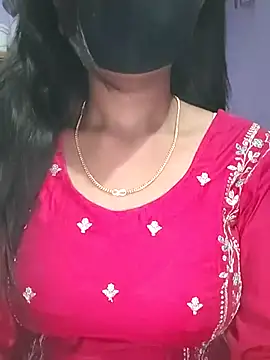 Snapshot of Tusha_001 chatting on March 1, 2026, 6:43 pm Tusha 001 online show from March 1, 2026, 6:43 pm