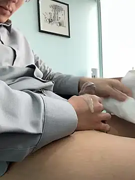 miniyellower online show from February 10, 2026, 7:34 am