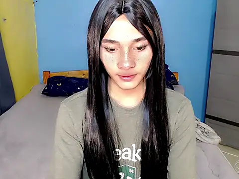 Petite HugeCock online show from July 1, 2026, 9:44 am