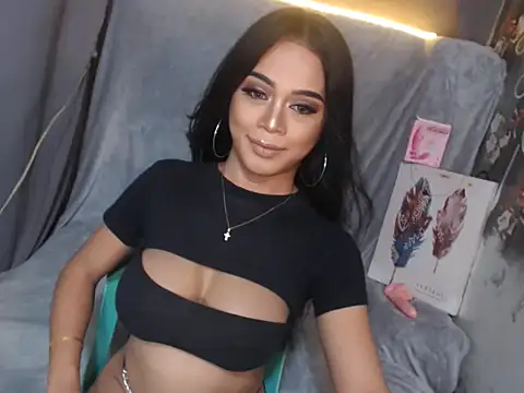 Snapshot of SerenityFoxx chatting on November 17, 2025, 3:45 am SerenityFoxx online show from November 17, 2025, 3:45 am