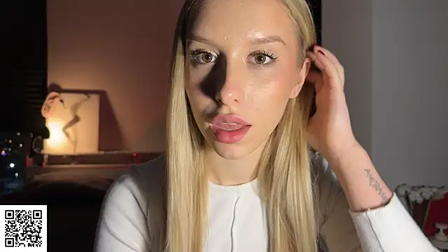 ElysiaXo online show from December 13, 2025, 11:54 pm