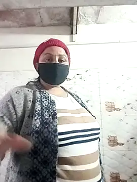 Rakhi sawant143 online show from December 23, 2025, 2:20 am