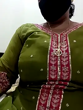 Rakhi sawant143 online show from February 17, 2026, 2:02 pm