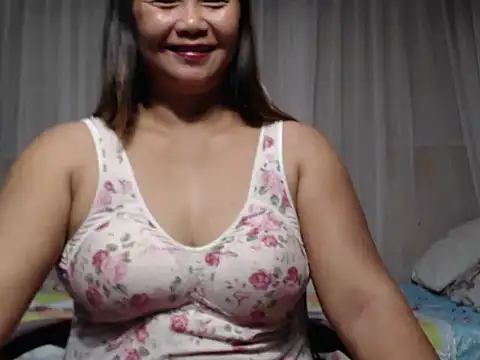 Snapshot of FelisitaG chatting on April 17, 2026, 10:57 pm FelisitaG online show from April 17, 2026, 10:57 pm