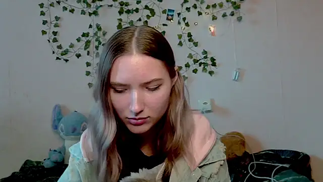 Snapshot of _kikiclark__ chatting on October 23, 2025, 1:10 pm kikiclark online show from October 23, 2025, 1:10 pm