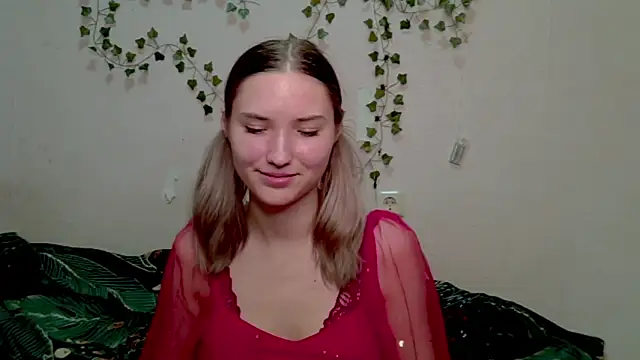 Snapshot of _kikiclark__ chatting on November 1, 2025, 8:55 pm kikiclark online show from November 1, 2025, 8:55 pm